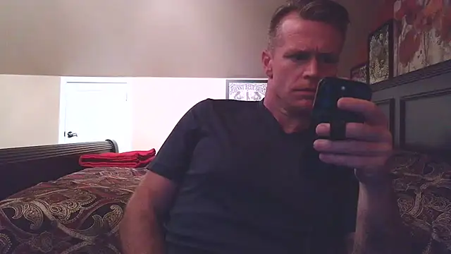 Snapshot of DILFiGuess11 chatting on 06-25-26, 04:23 DILFiGuess11 online show from 06-25-26, 04:23