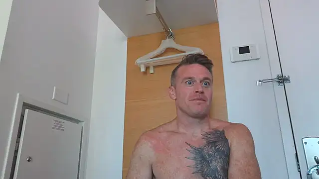 Snapshot of DILFiGuess11 chatting on 07-09-26, 11:14 DILFiGuess11 online show from 07-09-26, 11:14