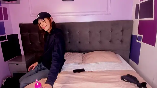 Aaron Fordd online show from 10-28-25, 05:37