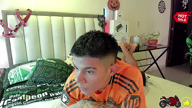 Snapshot of Jack_castell chatting on 10-16-25, 02:29 Jack castell online show from 10-16-25, 02:29