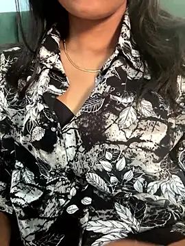 Snapshot of dollyjaan11 chatting on 10-18-25, 11:55 dollyjaan11 online show from 10-18-25, 11:55
