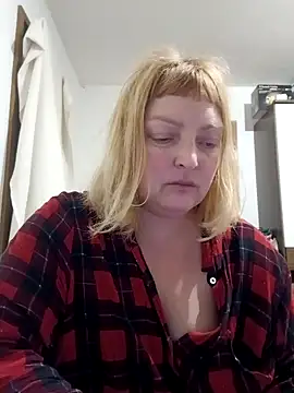 LiluLiluLilu online show from 04-19-26, 06:43