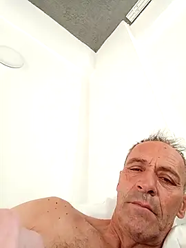 Meliwem12 online show from 10-26-25, 04:51