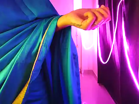 Snapshot of Leena88 chatting on 06-15-26, 03:25 Leena88 online show from 06-15-26, 03:25