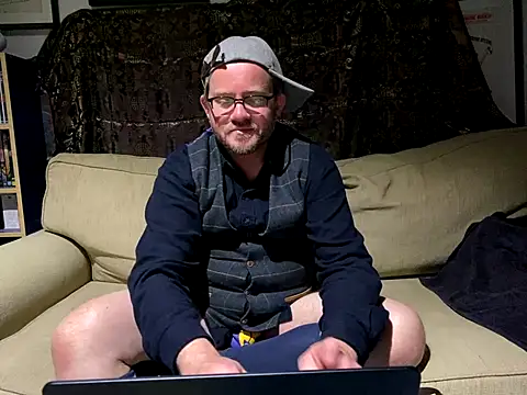 Snapshot of DavinOz123 chatting on 09-24-25, 02:20 DavinOz123 online show from 09-24-25, 02:20