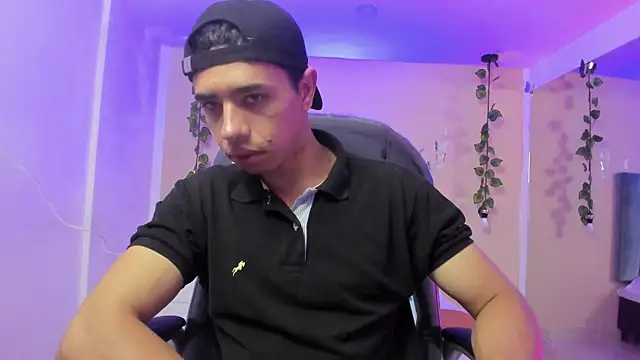 Muscle Scott online show from 12-04-25, 12:47