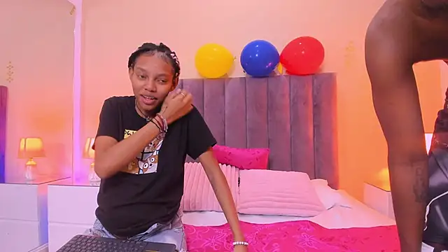 Kiaraa y Her Crazy online show from 06-19-26, 04:17