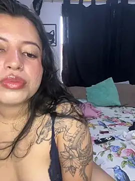 Snapshot of Emma_2903 chatting on 10-27-25, 10:25 Emma 2903 online show from 10-27-25, 10:25