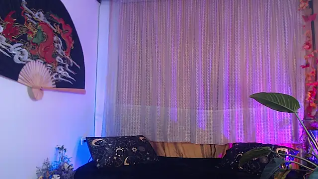 Ellyuwuw online show from 04-10-26, 11:53