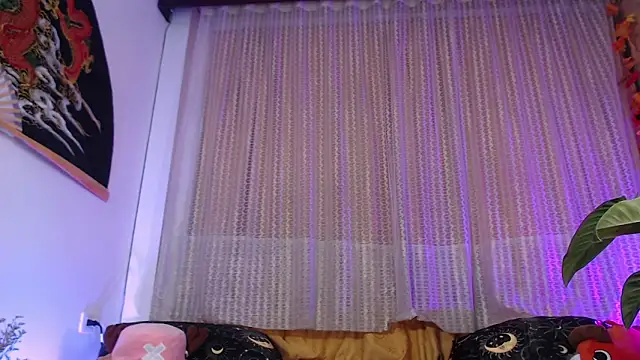 Ellyuwuw online show from 05-18-26, 01:45