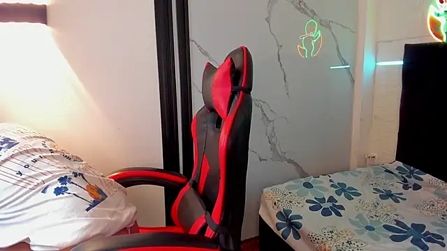 Snapshot of LolaXXXperience chatting on 09-24-25, 11:13 LolaXXXperience online show from 09-24-25, 11:13