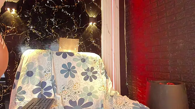 Snapshot of LolaXXXperience chatting on 10-16-25, 11:33 LolaXXXperience online show from 10-16-25, 11:33