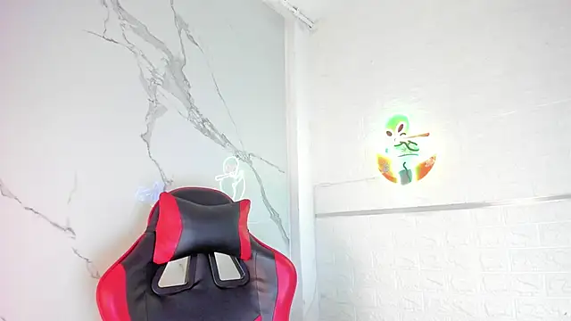 Snapshot of LolaXXXperience chatting on 10-22-25, 11:32 LolaXXXperience online show from 10-22-25, 11:32