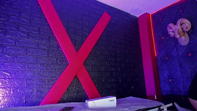 Snapshot of LolaXXXperience chatting on 11-04-25, 11:42 LolaXXXperience online show from 11-04-25, 11:42