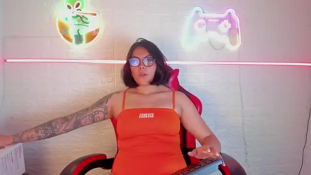 Snapshot of LolaXXXperience chatting on 11-15-25, 11:40 LolaXXXperience online show from 11-15-25, 11:40