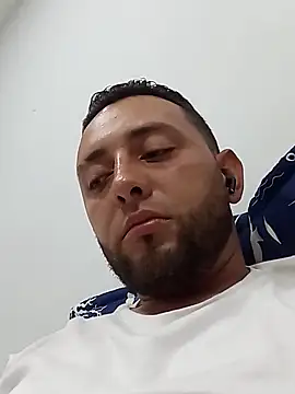 Snapshot of angelitocalientico chatting on 05-17-26, 11:39 angelitocalientico online show from 05-17-26, 11:39