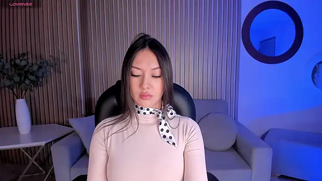 Snapshot of AnnaHoffman_ chatting on 10-17-25, 07:16 AnnaHoffman  online show from 10-17-25, 07:16