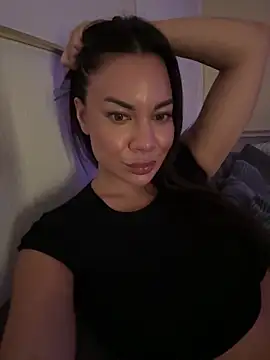 Snapshot of SweetMeiiii chatting on 09-13-25, 06:18 SweetMeiiii online show from 09-13-25, 06:18