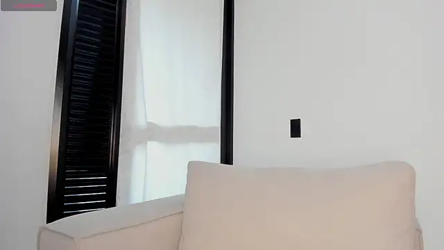 Lauuuuuuuu  online show from 05-25-26, 01:06