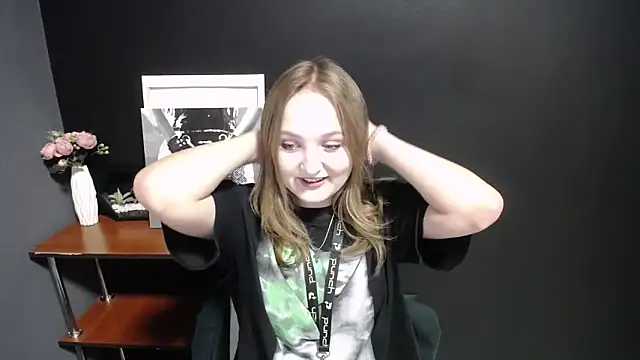 Snapshot of Mystic_nikole chatting on 09-11-25, 12:38 Mystic nikole online show from 09-11-25, 12:38