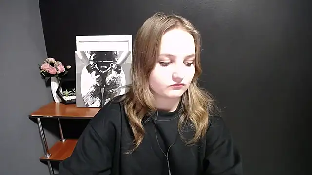 Snapshot of Mystic_nikole chatting on 09-30-25, 12:10 Mystic nikole online show from 09-30-25, 12:10