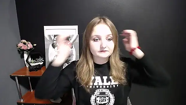 Snapshot of Mystic_nikole chatting on 10-01-25, 12:11 Mystic nikole online show from 10-01-25, 12:11