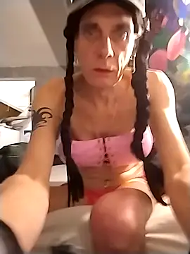 Lollacum3l online show from 10-19-25, 01:01