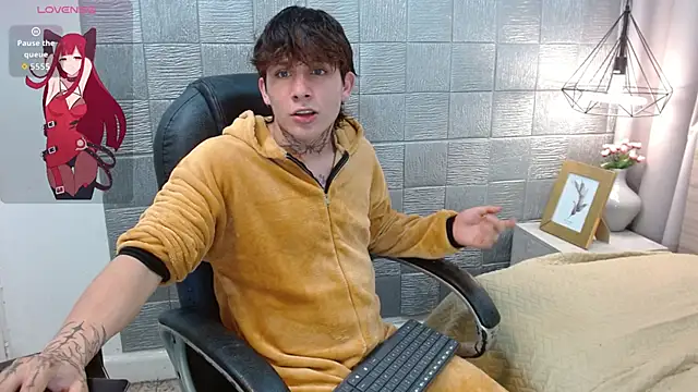 Iantwink18 online show from 09-18-25, 05:37