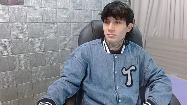 Iantwink18 online show from 11-30-25, 03:32