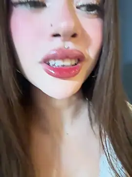 Bunnyylovee online show from 04-16-26, 12:22