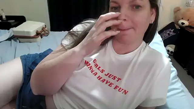 aussiepeaches online show from 01-14-26, 01:28