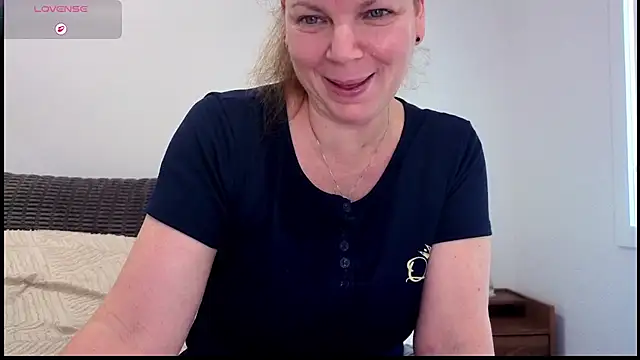 aussiepeaches online show from 07-30-26, 02:54