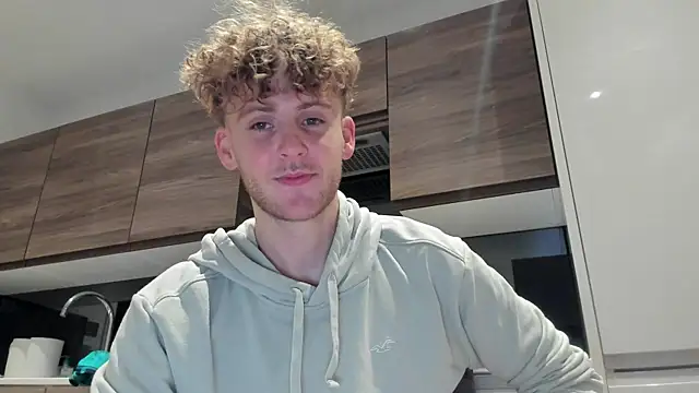 DominantAlex18 online show from 12-19-25, 03:19