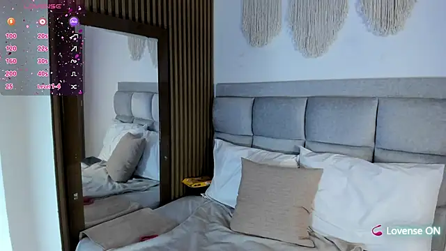 Aliina  Sauvage online show from 11-22-25, 02:27