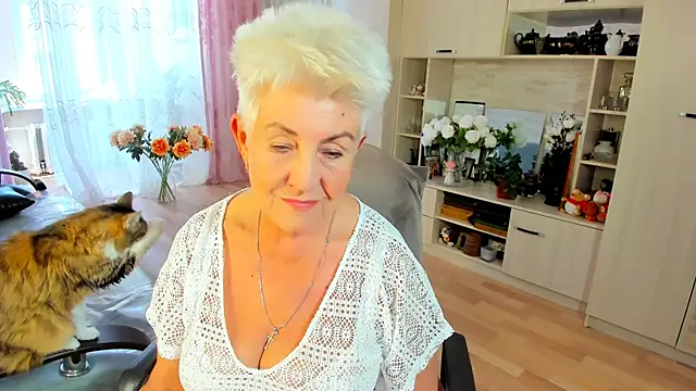 Snapshot of HotandMature chatting on 07-01-26, 12:29 HotandMature online show from 07-01-26, 12:29