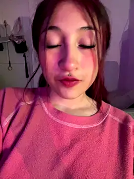 Snapshot of liin_rose chatting on 10-19-25, 12:33 liin rose online show from 10-19-25, 12:33