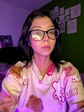 Snapshot of Valen-Foxx chatting on 10-01-25, 05:24 Valen-Foxx online show from 10-01-25, 05:24
