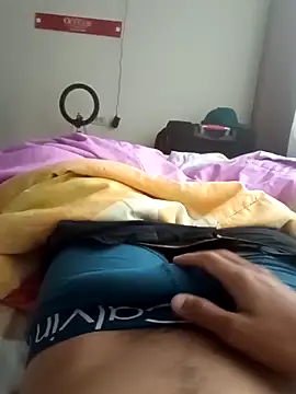 Snapshot of Casfell chatting on 11-04-25, 09:58 Casfell online show from 11-04-25, 09:58