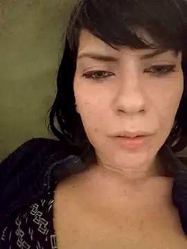 Snapshot of Lea9816 chatting on 10-19-25, 01:34 Lea9816 online show from 10-19-25, 01:34