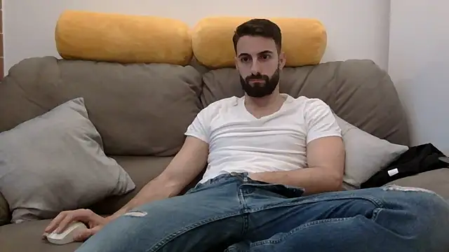 Amicisegreti online show from 02-25-26, 05:22