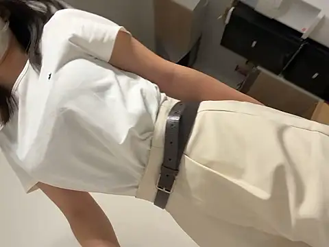 Snapshot of hikiwarinatto_xoxo chatting on 06-19-26, 11:52 hikiwarinatto xoxo online show from 06-19-26, 11:52
