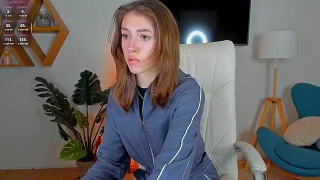 SweetVikki online show from 01-19-26, 01:04