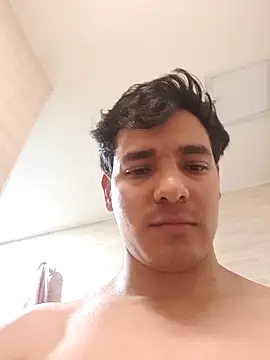 Snapshot of Elcurvo69 chatting on 12-21-25, 04:03 Elcurvo69 online show from 12-21-25, 04:03