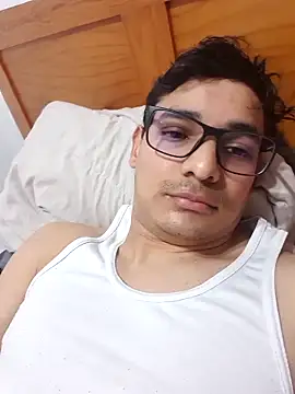 Snapshot of Elcurvo69 chatting on 02-20-26, 09:37 Elcurvo69 online show from 02-20-26, 09:37