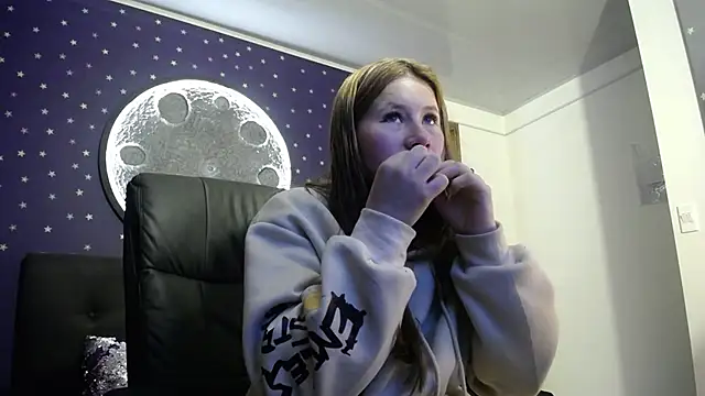 Snapshot of Olivia11_ chatting on 09-15-25, 12:16 Olivia11 online show from 09-15-25, 12:16