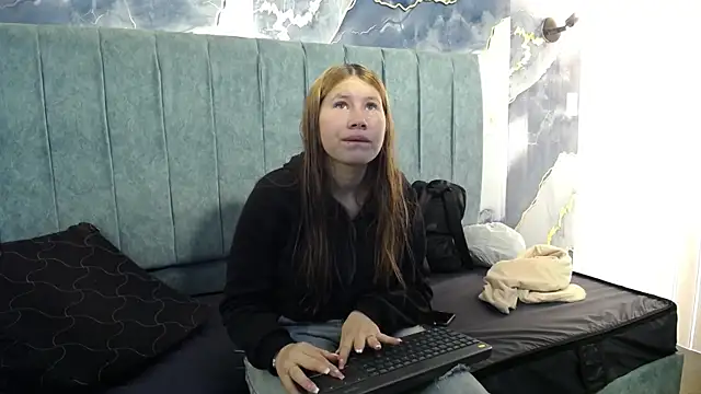 Snapshot of Olivia11_ chatting on 10-02-25, 12:34 Olivia11 online show from 10-02-25, 12:34