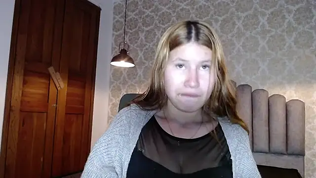 Snapshot of Olivia11_ chatting on 10-05-25, 11:30 Olivia11 online show from 10-05-25, 11:30