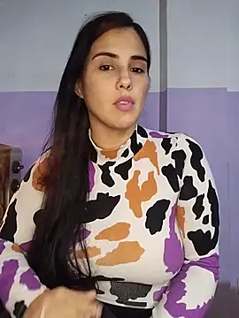 Snapshot of kariciasecreta chatting on 05-28-26, 01:36 kariciasecreta online show from 05-28-26, 01:36