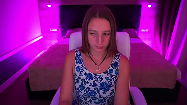 LioraFox online show from 09-17-25, 04:41