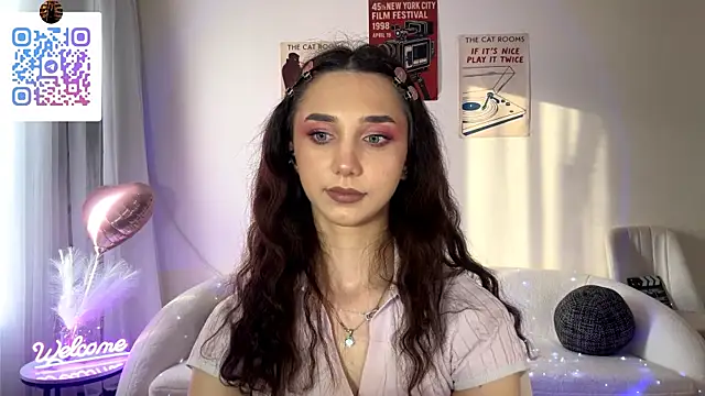 LinaMour online show from 06-11-26, 02:53